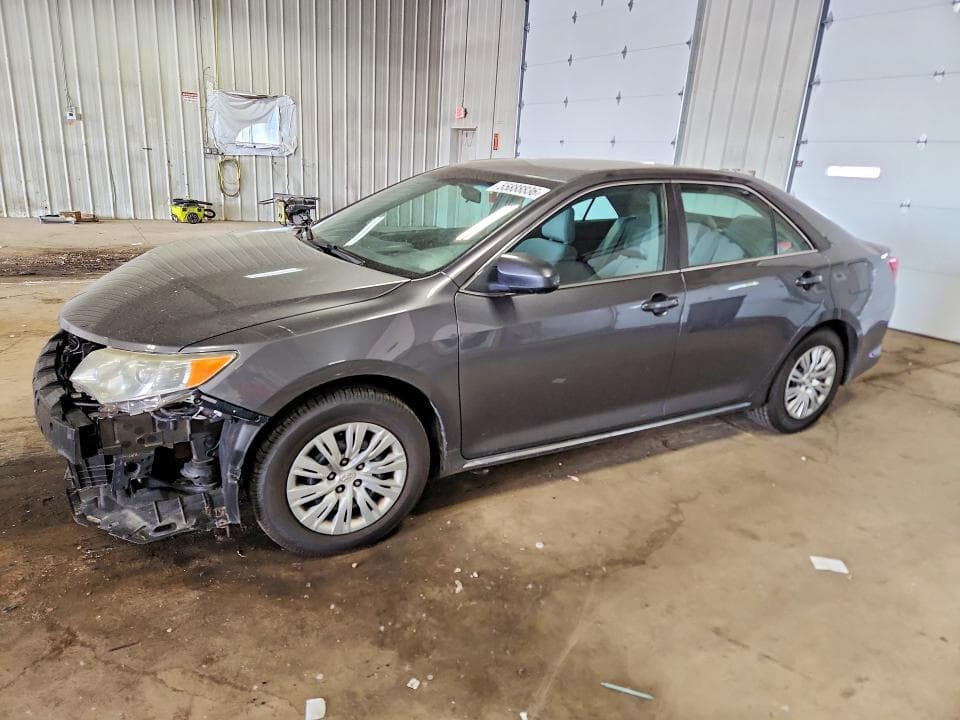 2014 Toyota Camry LE